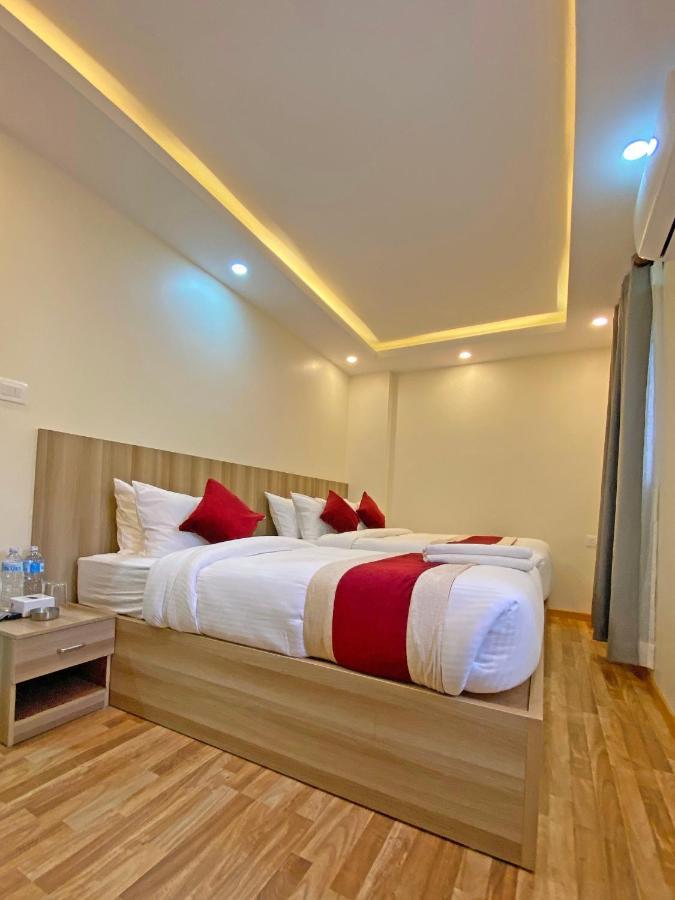 Hotel Royal Emperor Kathmandu Bagian luar foto